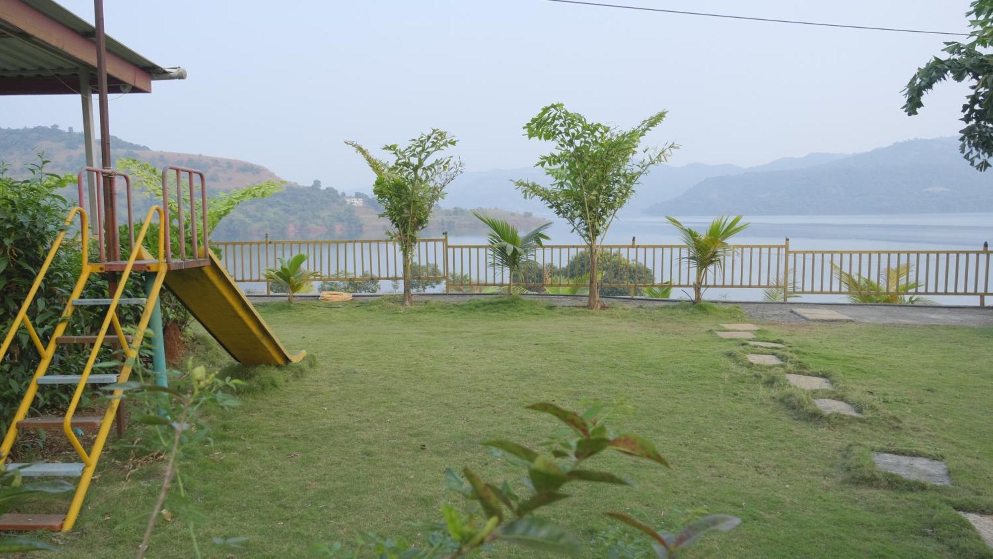 Swiss Lake Resort Lavasa Kültér fotó